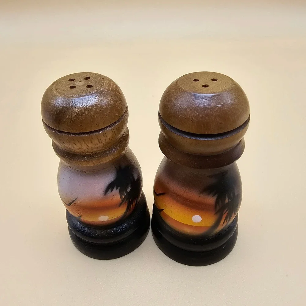 Vintage Wooden‎ Salt and Pepper Shakers Tropical Sunset Palm Tree Design